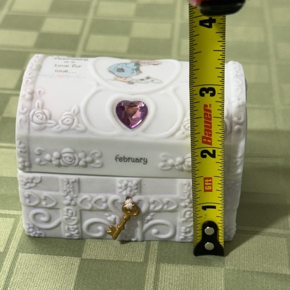 Precious Moments Treasure Hope Chest Trinket Box, February Amethyst 1995 Edition - Picture 3 of 6